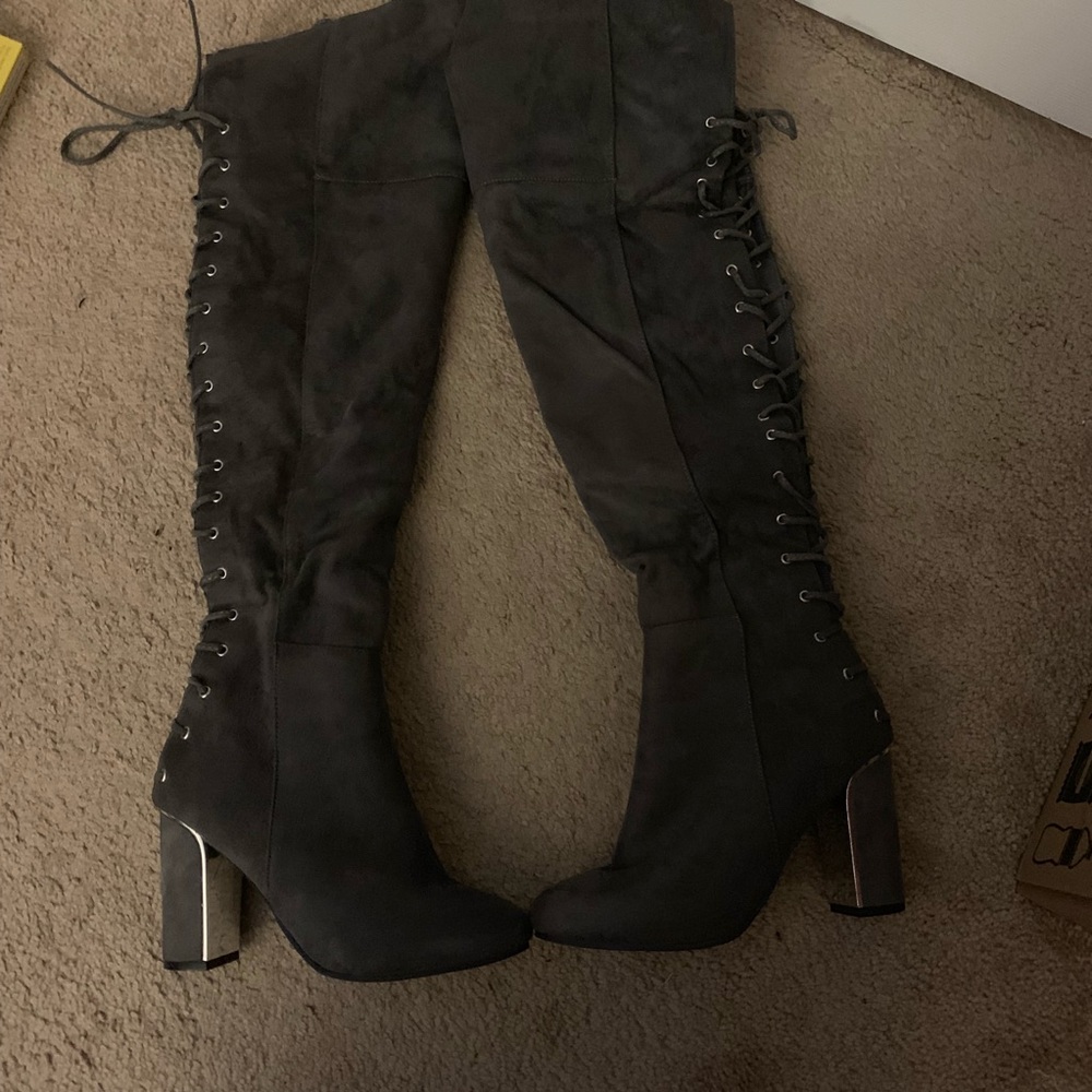 Suede grey boots